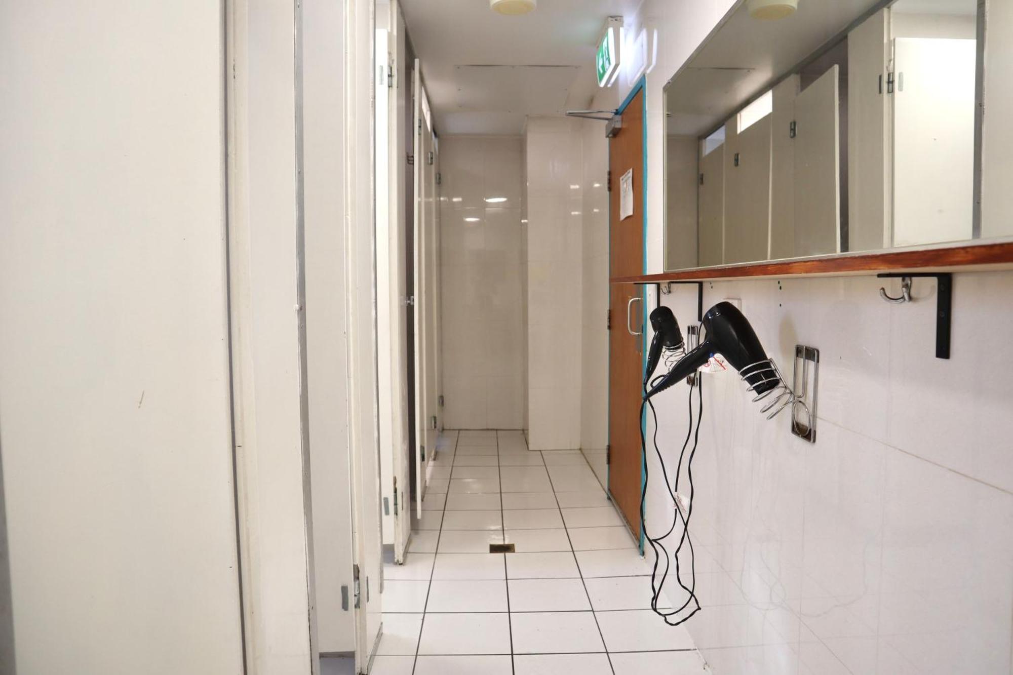 Chill Backpackers Hostel Brisbane Exterior photo